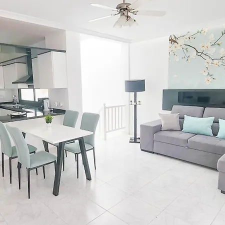 The Palms Poolview Balcony 公寓 *