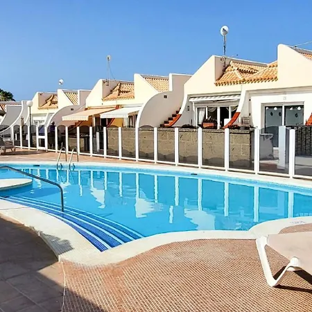 The Palms Poolview Balcony 圣米格尔德阿沃纳